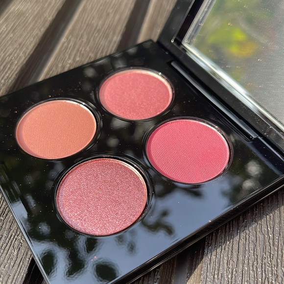Pat McGrath Labs - Divine Rose Luxe Quad in Eternal Eden Eyeshadow Palette - Picture 6 of 17